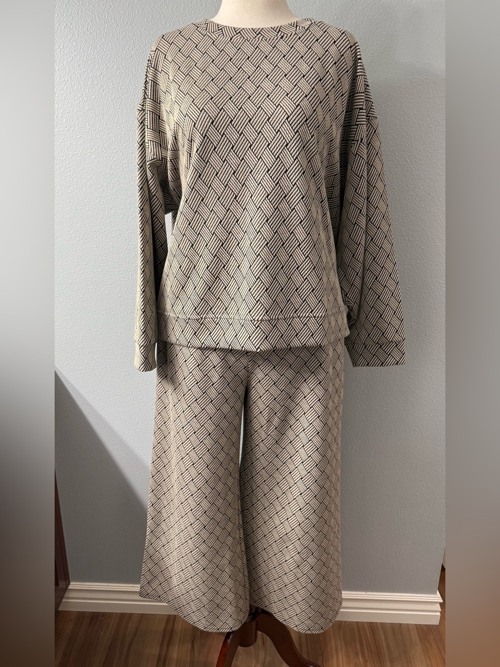 See and Be Seen Plus Size 1X Geometric 2 Piece Matching Set Tan Black - Picture 1 of 8